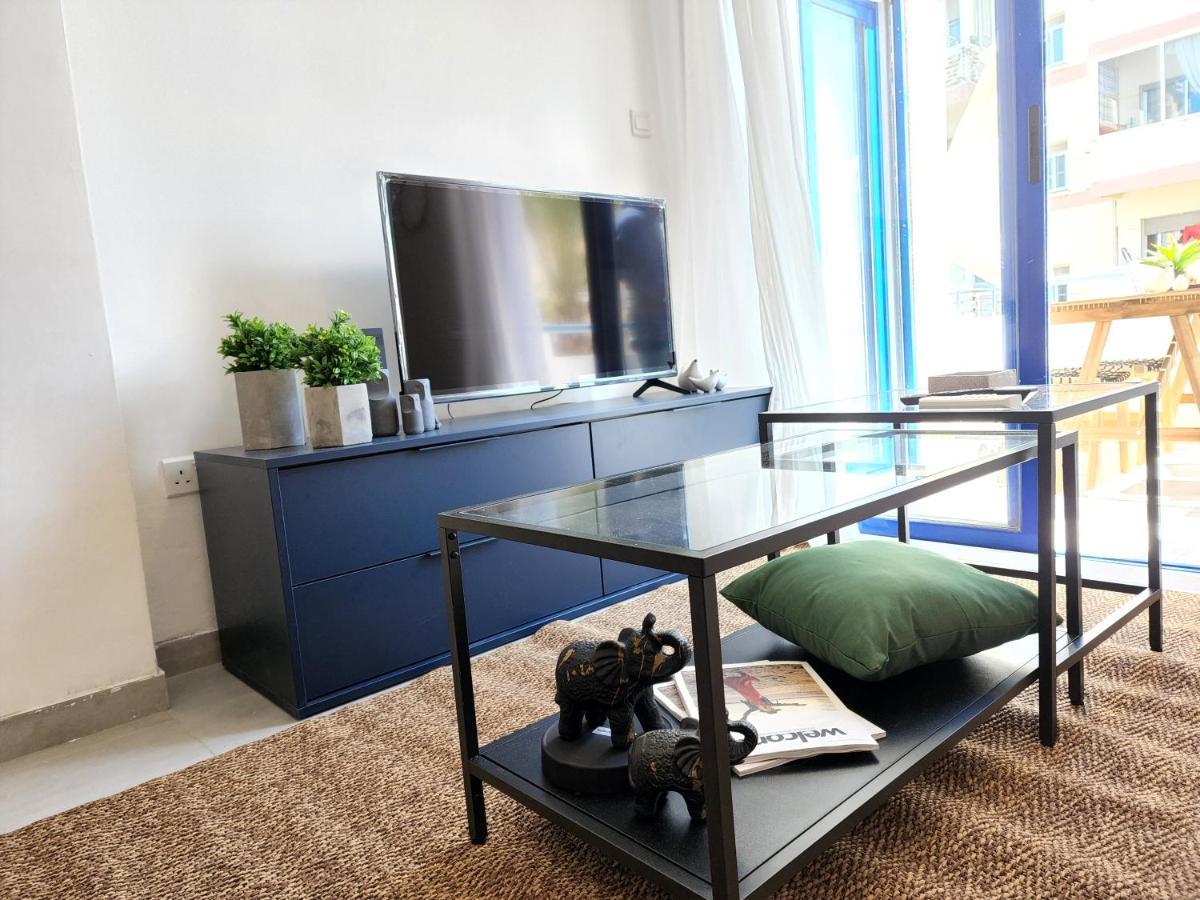 Frida'S Cozy Two Bedroom Apt Larnaca Exteriör bild