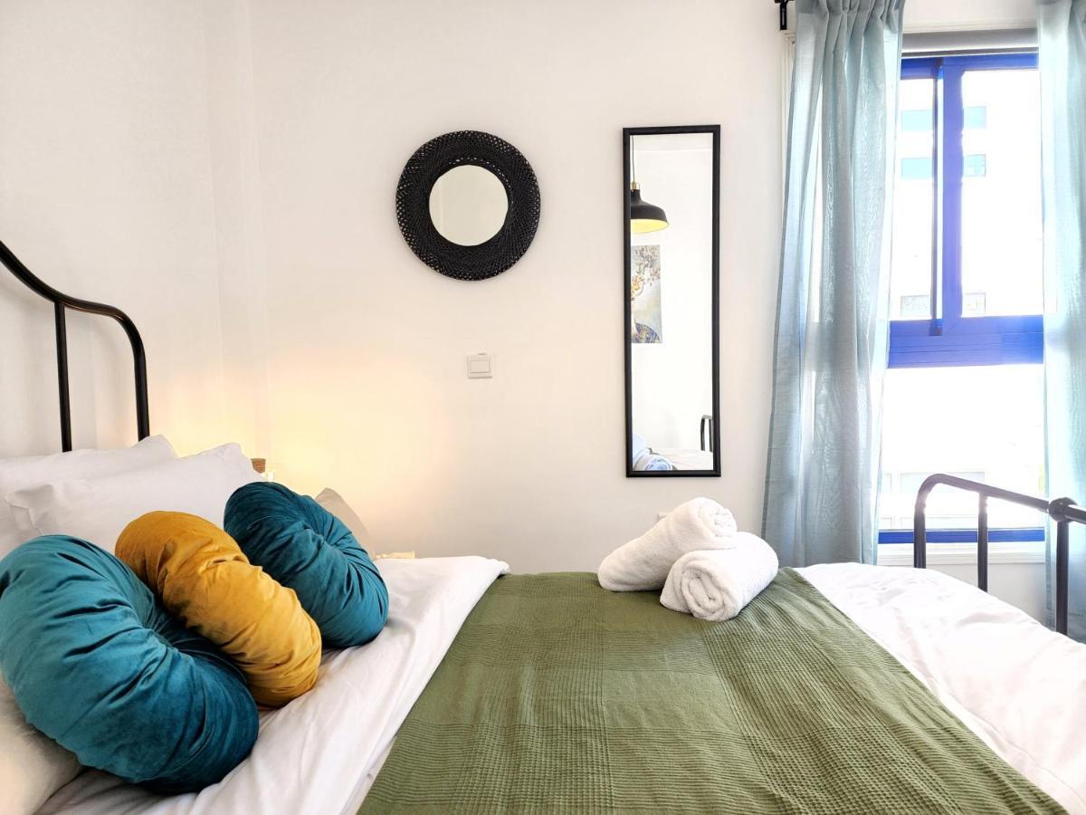 Frida'S Cozy Two Bedroom Apt Larnaca Exteriör bild