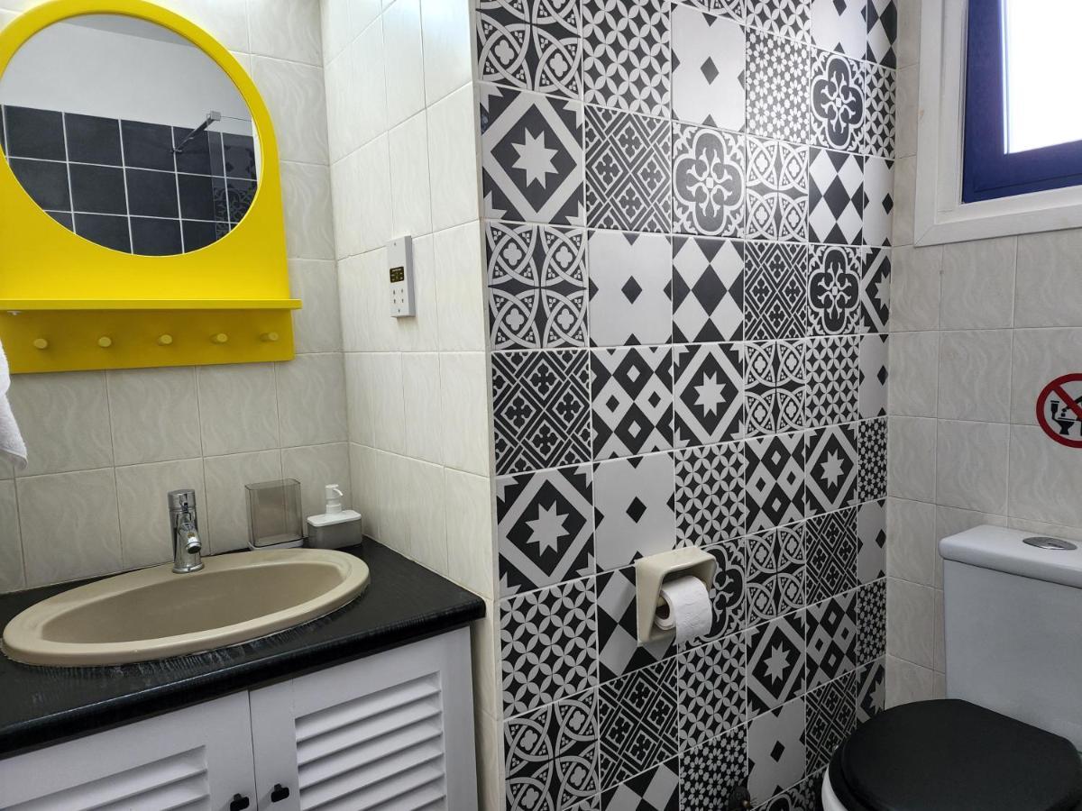 Frida'S Cozy Two Bedroom Apt Larnaca Exteriör bild